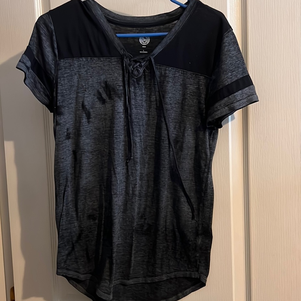 Kohls light weight shirt